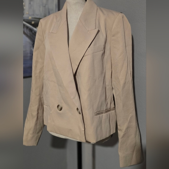 H&M Women's Cream Double-Breasted Jacket Blazer NWT - Picture 8 of 11